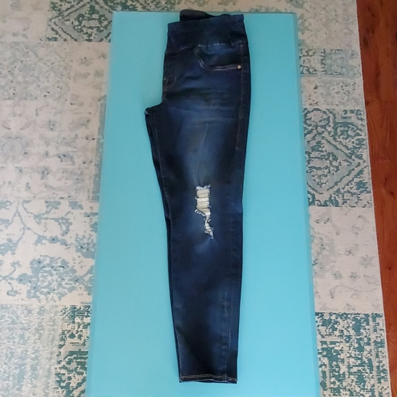 Rock & Republic Denim - Rock & Republic Denim Fever Slimming Leggings 10-S